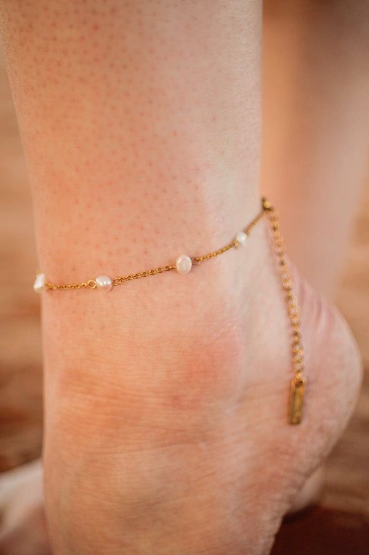 Evelynn Anklet in Freshwater Pearl by Rose & Clay