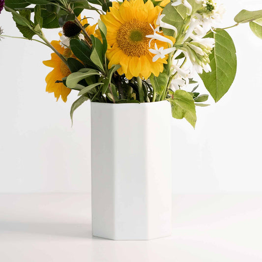Porcelain bouquet vase – view 2
