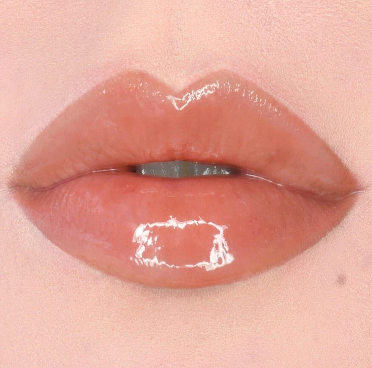 Purobio lip gloss 03 β view 5