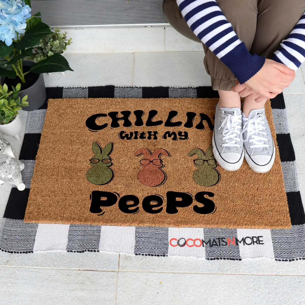 Chillin With My PeepsTorqelo.com