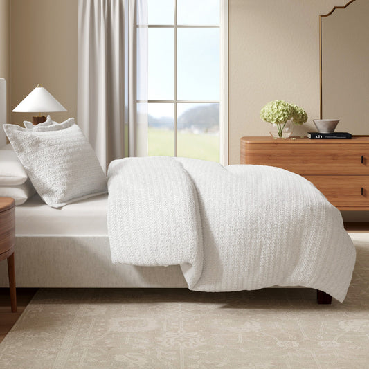 Duvet or Comforter: What's Best for Your Bed? - Torqelo.com