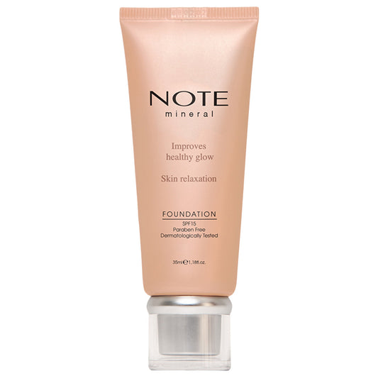 Note mineral foundation in shade 402