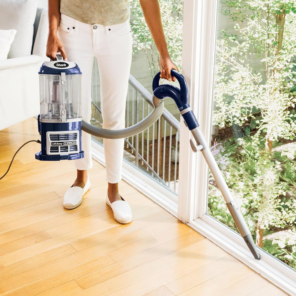 Shark NV360 Upright Vacuum Navigator Lift-Away Deluxe with Large Dust Capacity (Refurbished) by EasyOptionXY