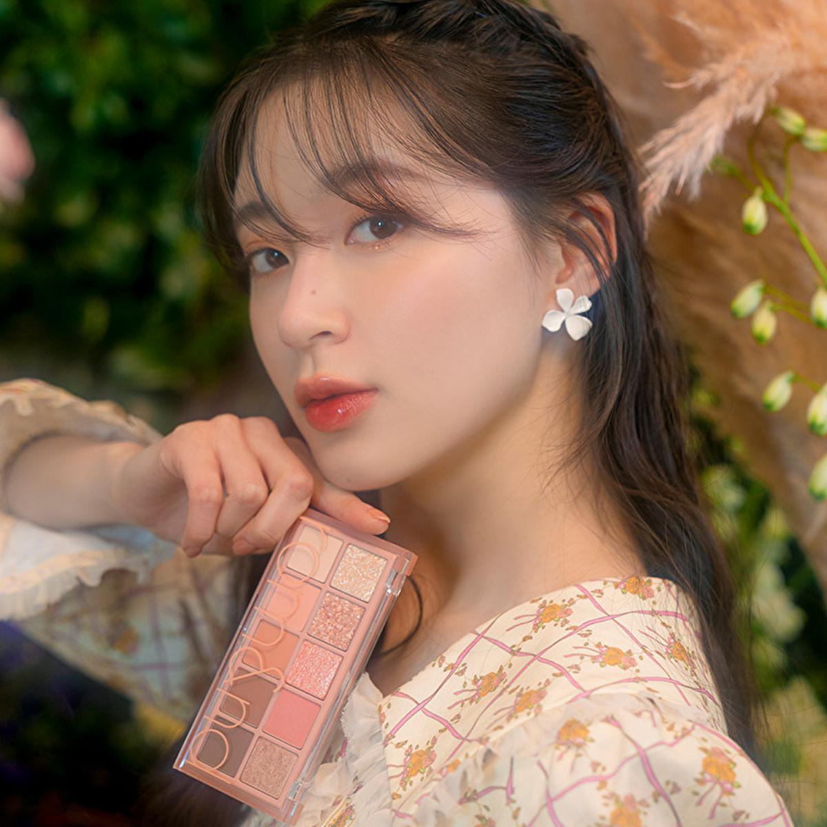 rom&nd Dreamy Lilac Garden Eyeshadow Palette: Create Stunning Eye Looks with Matte & Shimmer Shades, High Pigment Korean Eye Makeup by Beauty Care Bag