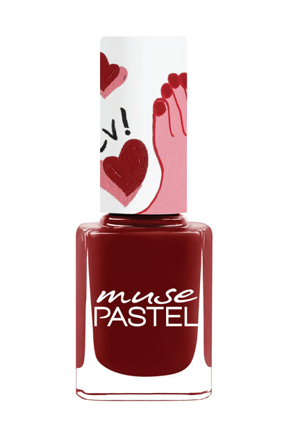 Pastel nail polish in shade 33
