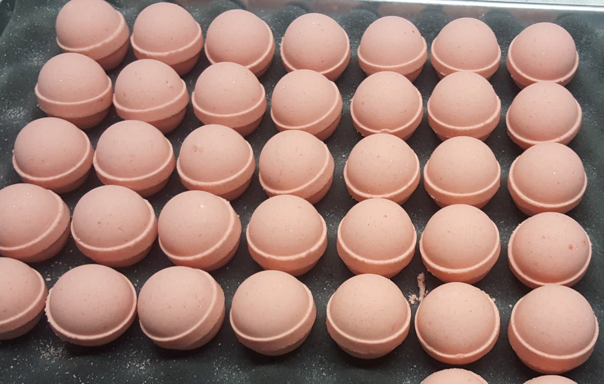 Spa Pure 5 oz pink bubble bath bomb
