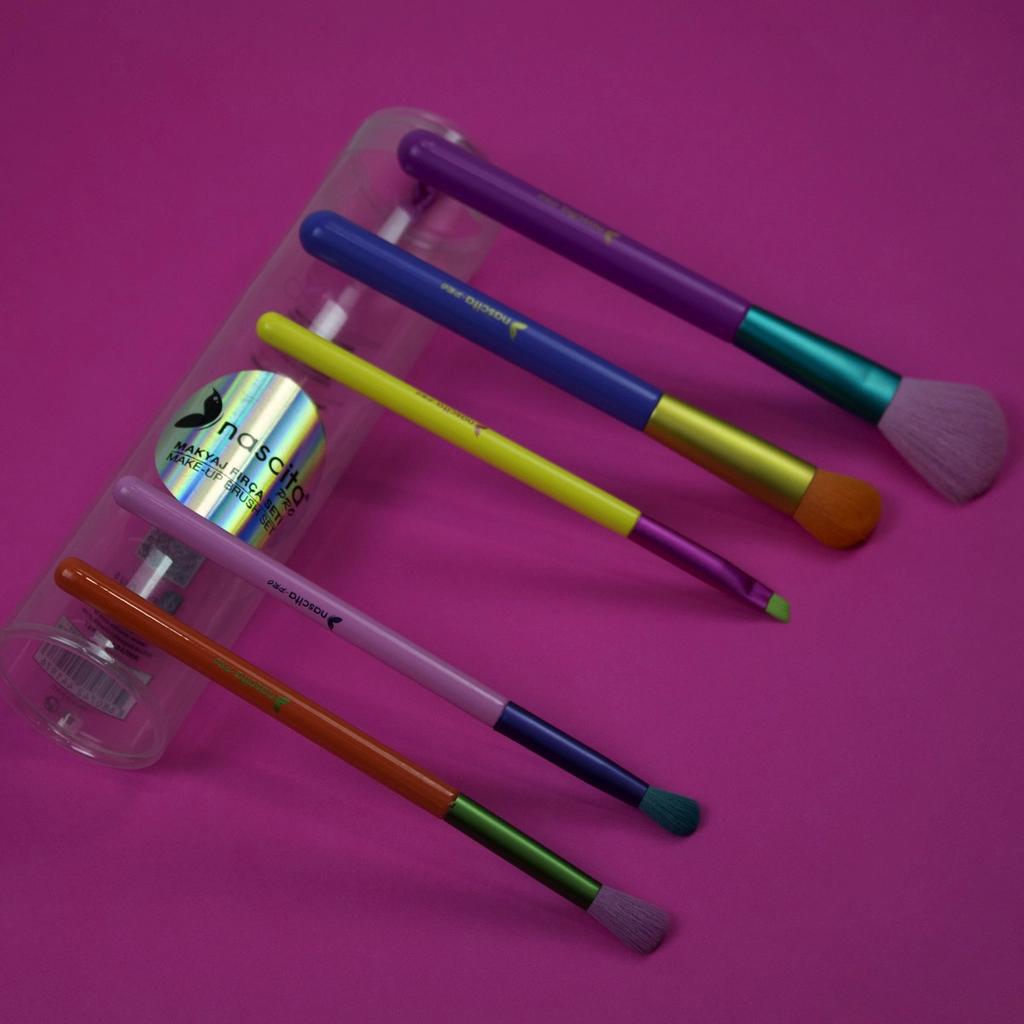 Nascita 5-Piece Makeup Brush Set S141 for Daily Looks by Beauty Care Bag