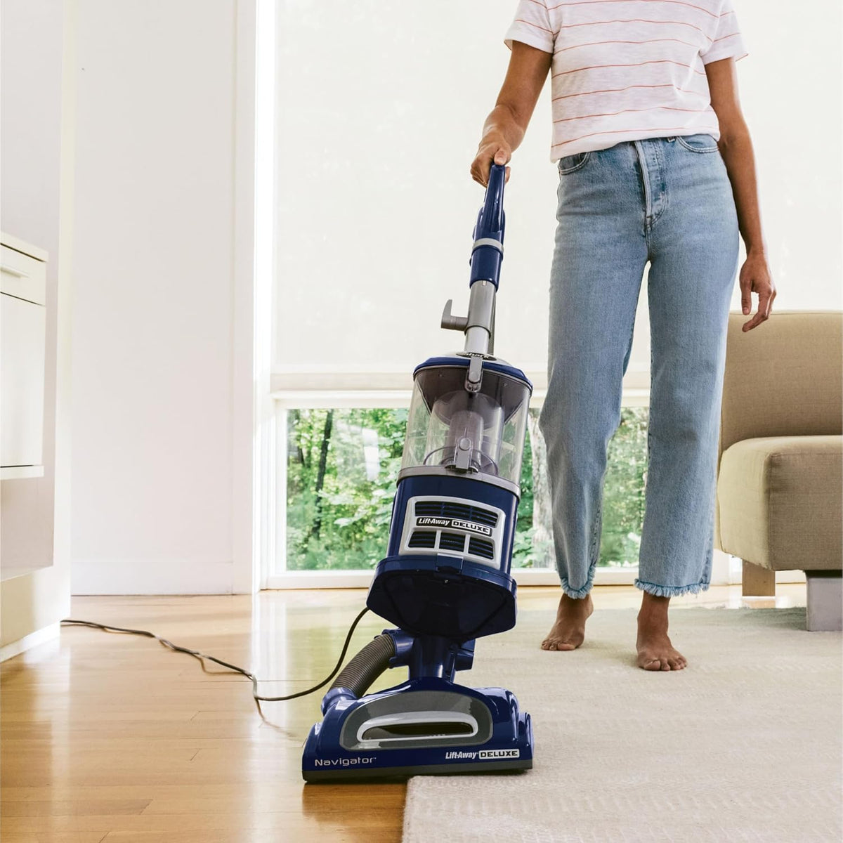 Shark NV360 Upright Vacuum Navigator Lift-Away Deluxe with Large Dust Capacity (Refurbished) by EasyOptionXY
