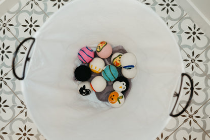 Wool dryer balls, Bubblegum Pink Wrapped Daisy – view 4