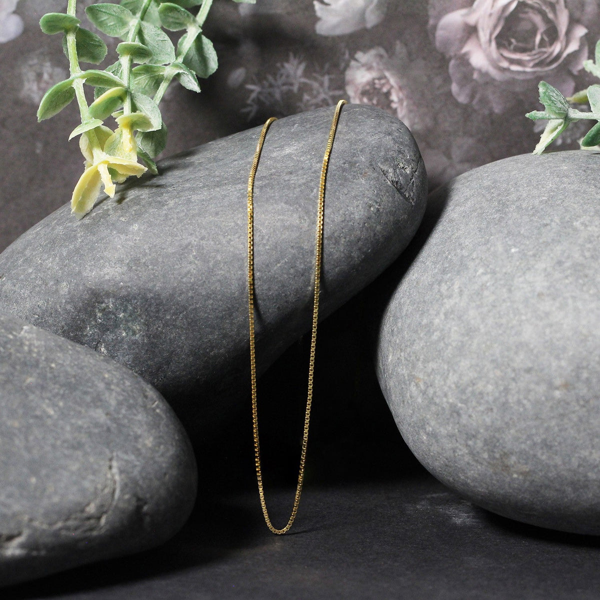 14k yellow gold classic box chain, 0.68mm, Avera Group, view 4