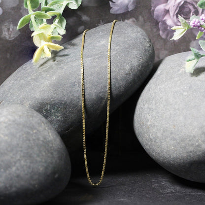 18k yellow gold classic box chain, 0.85mm by Avera Group, view 5