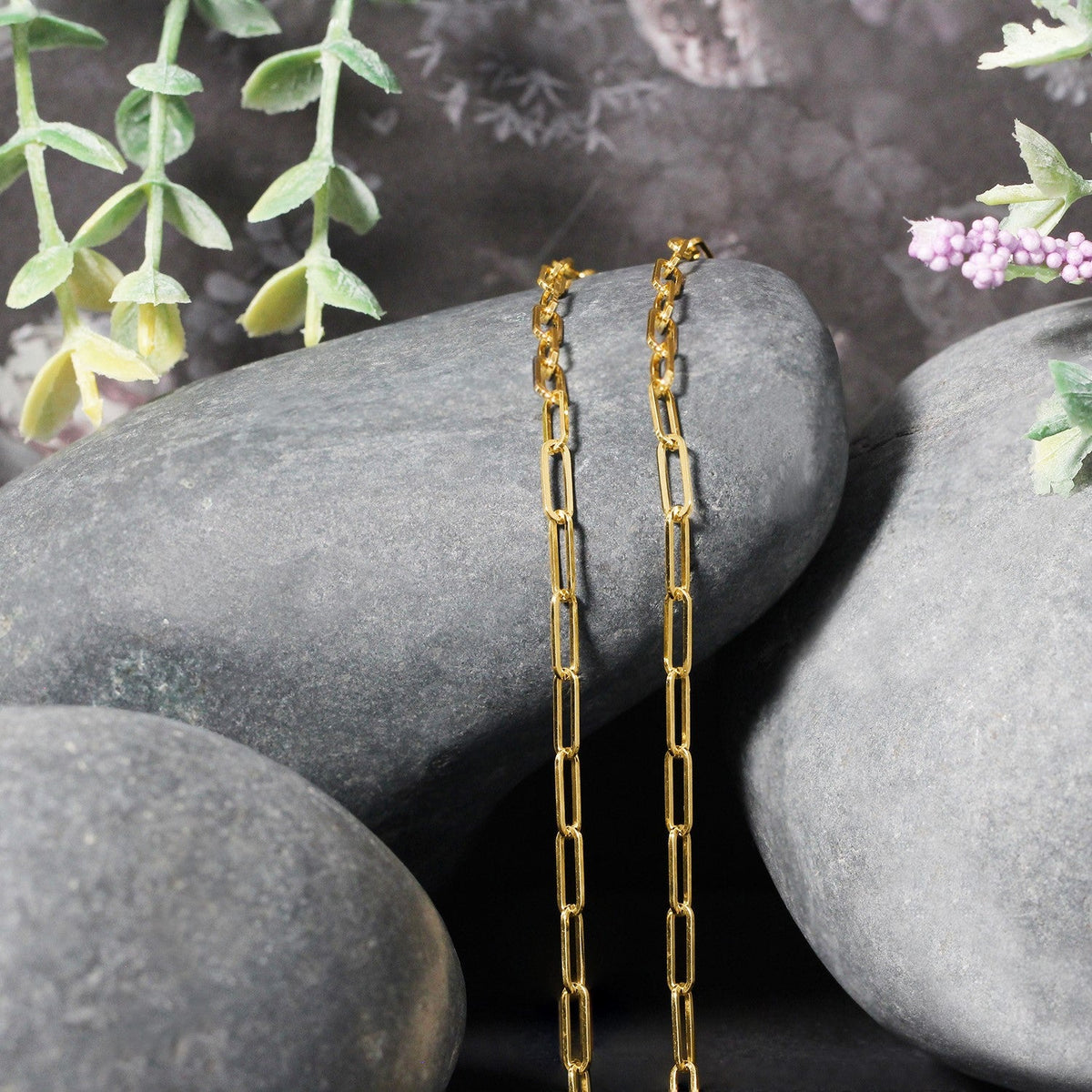 18k yellow gold paperclip chain, 2.50mm by Avera Group, view 4