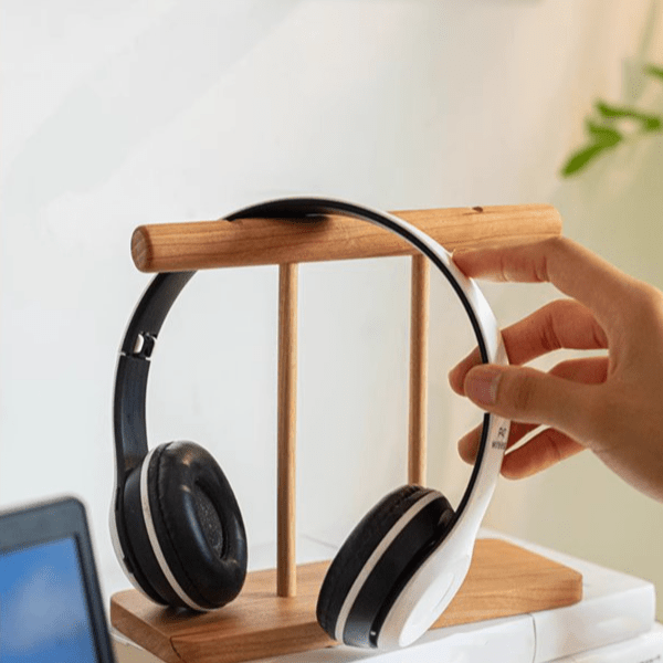 Page-Flipping Wooden Desktop Calendar by RusticReach