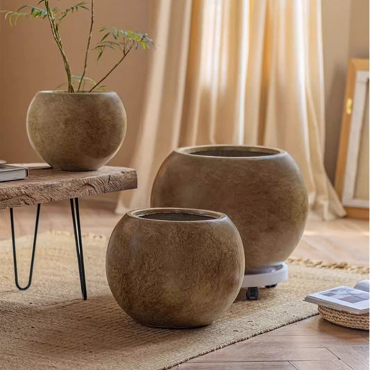 Round Magnesium Clay Planter by RusticReach
