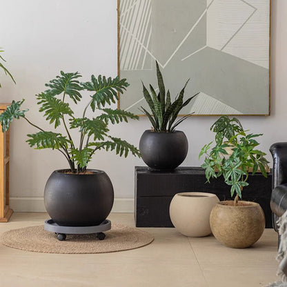 Round Magnesium Clay Planter by RusticReach