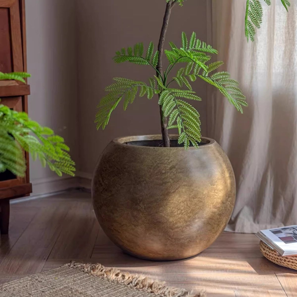 Round Magnesium Clay Planter by RusticReach