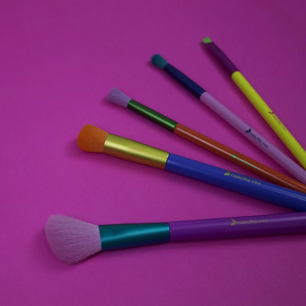 Nascita 5-Piece Makeup Brush Set S141 for Daily Looks by Beauty Care Bag