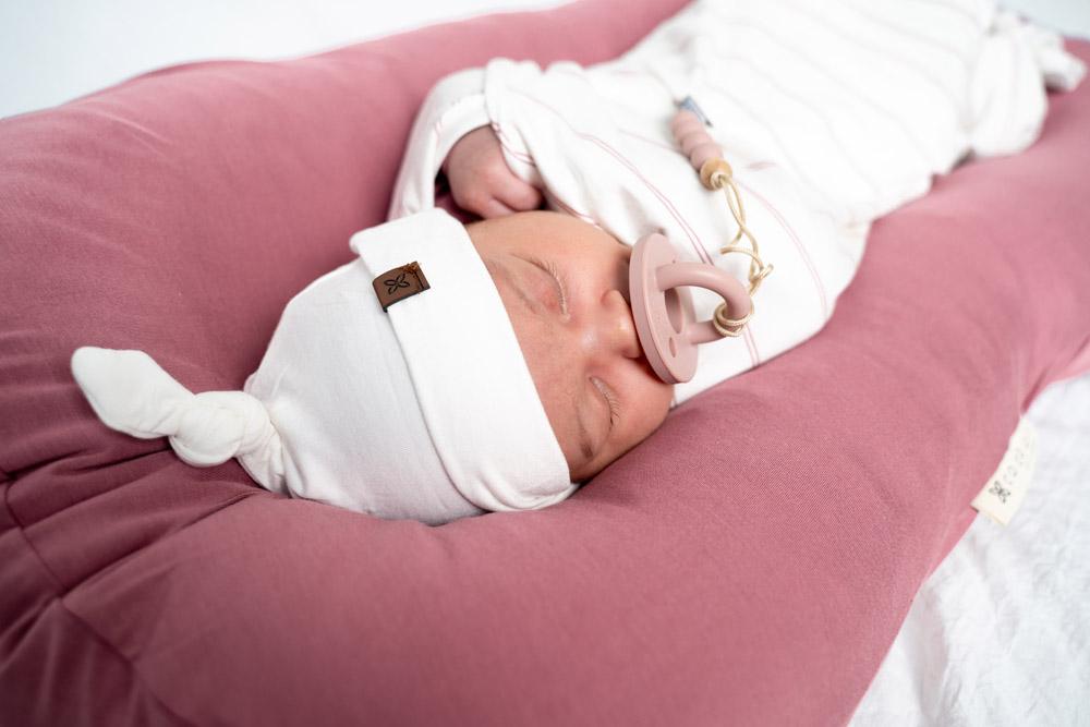 KNOTTED HAT by Mint Green Iphigenia