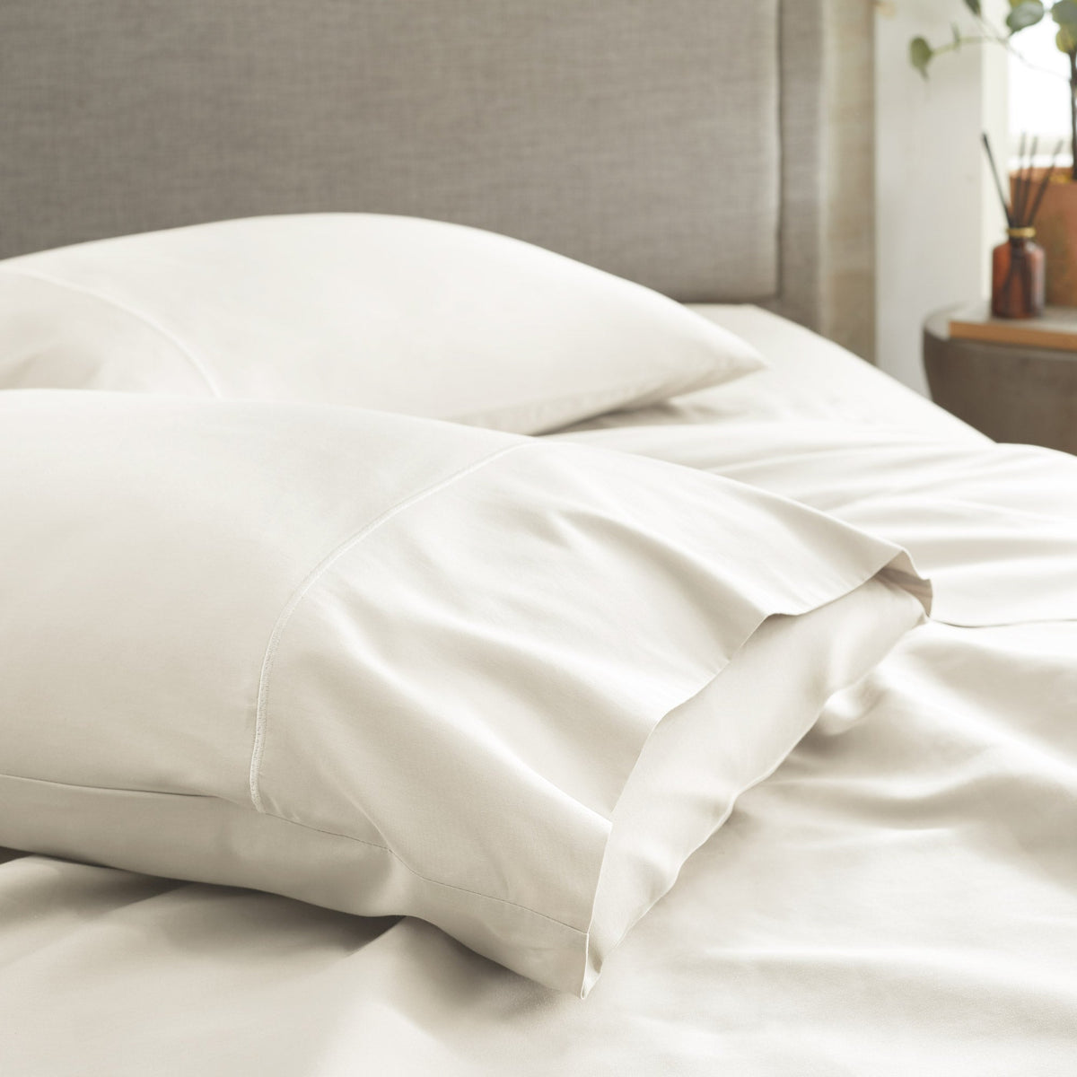 Whisper Organics 300 TC organic sateen pillowcase set in Natural
