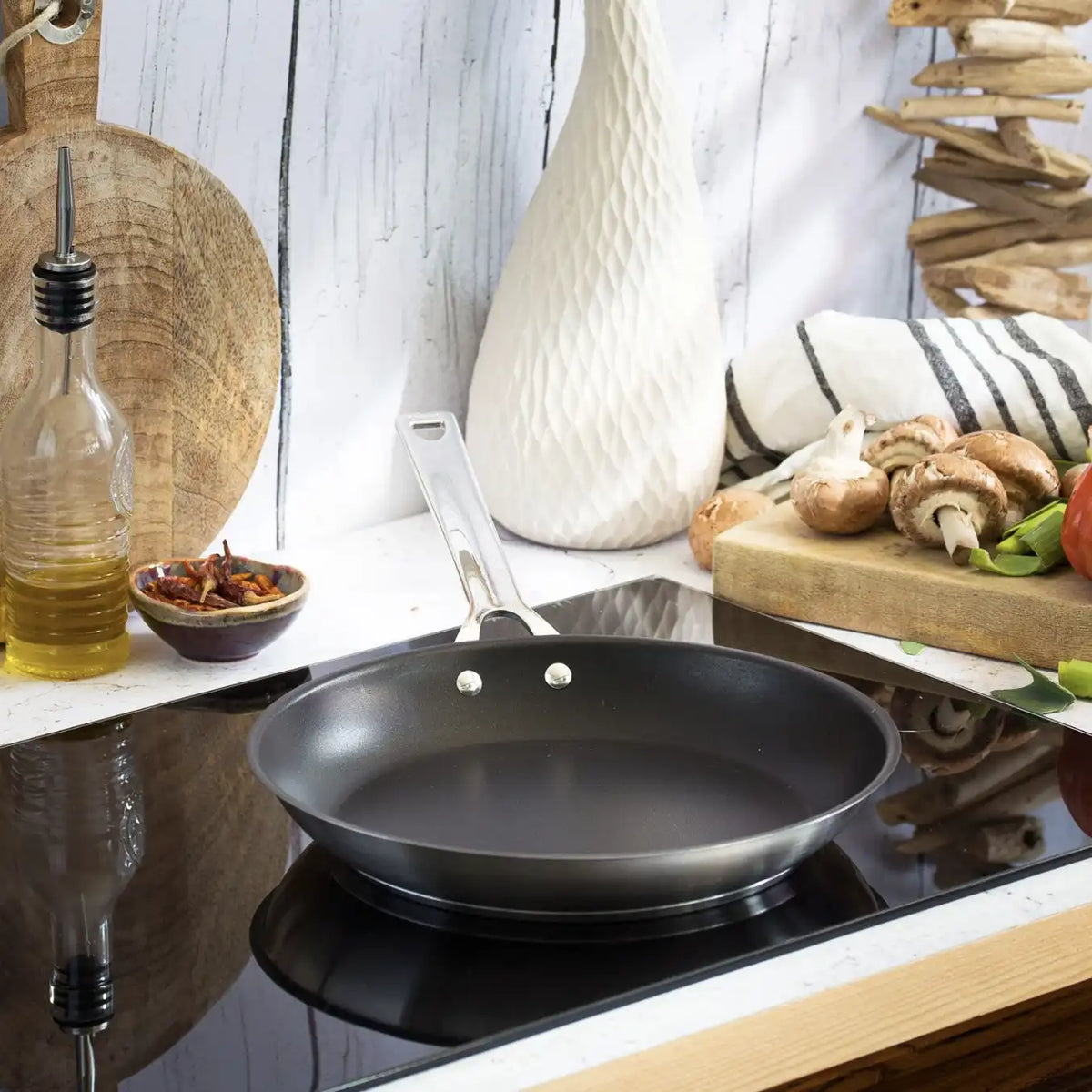 CRISTEL 1826 Collection set of two non-stick frying pans