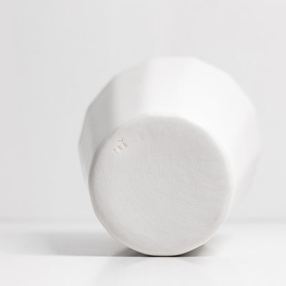 Porcelain pint cup – view 9