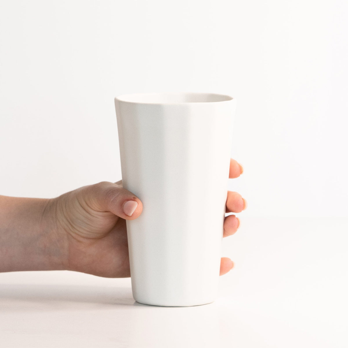 Porcelain pint cup – view 2