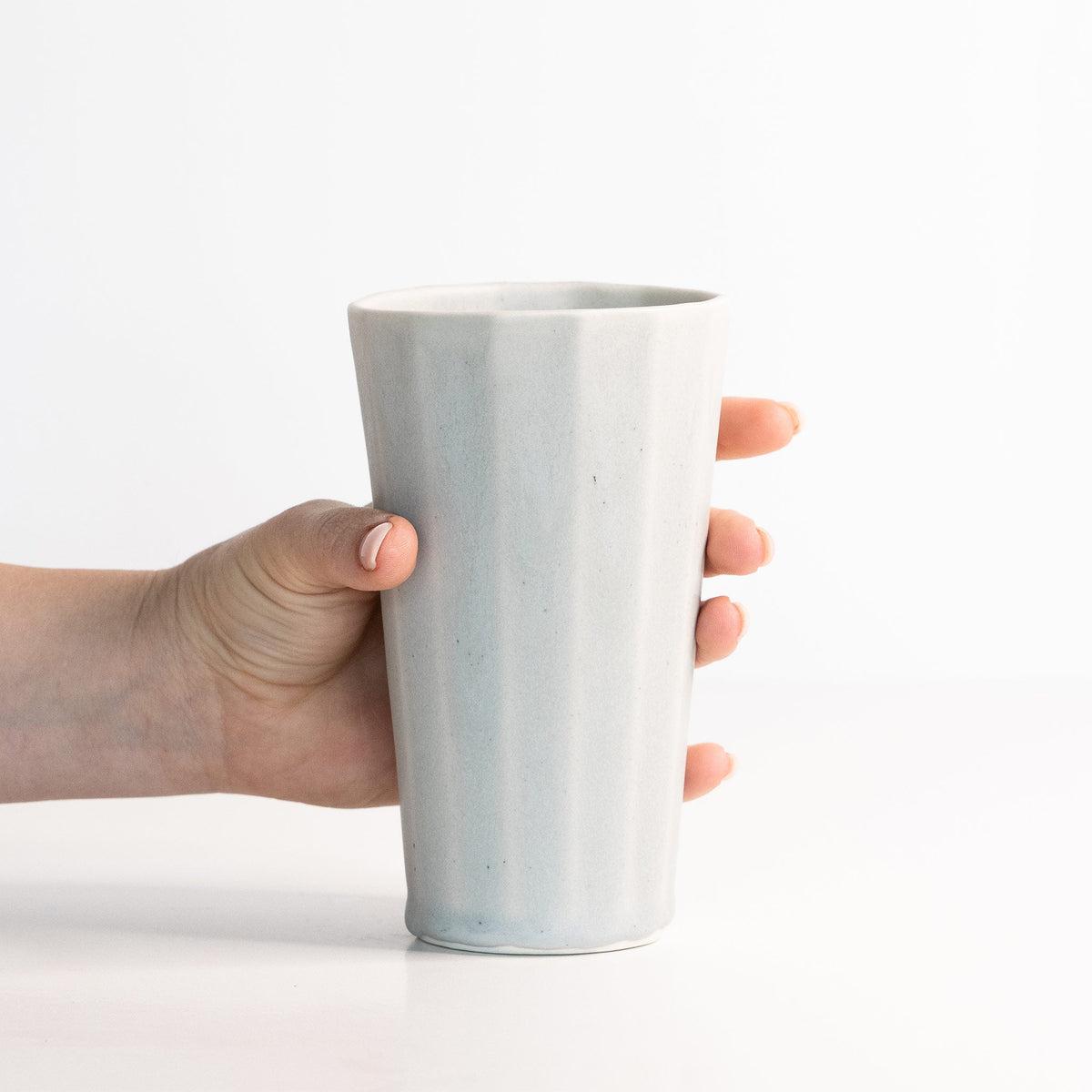 Porcelain pint cup – view 3