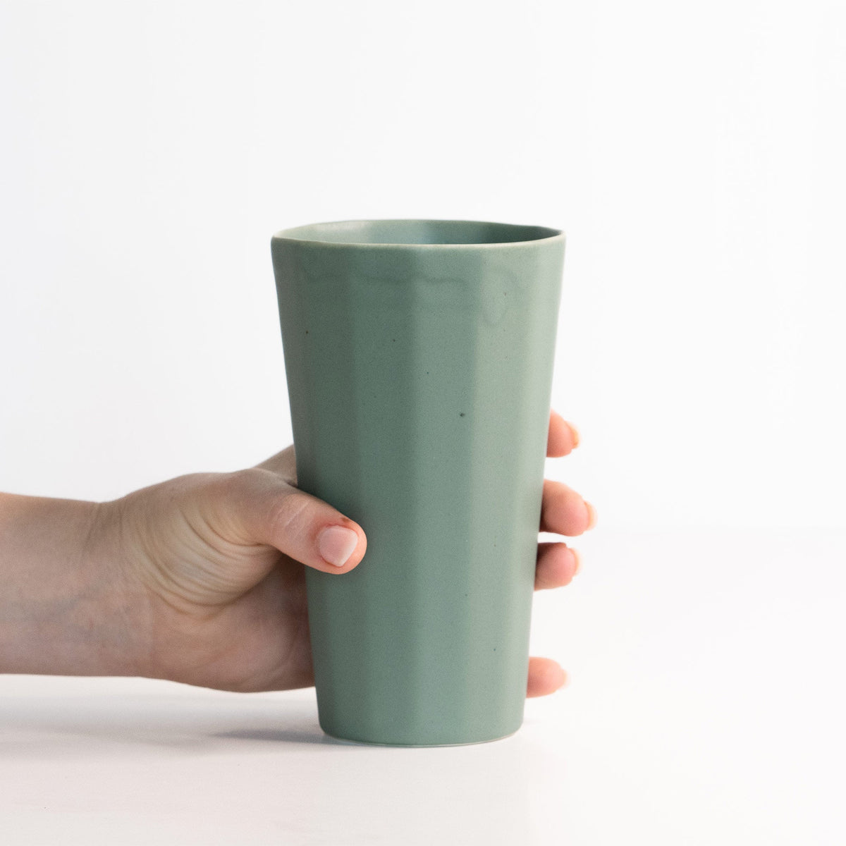 Porcelain pint cup – view 4