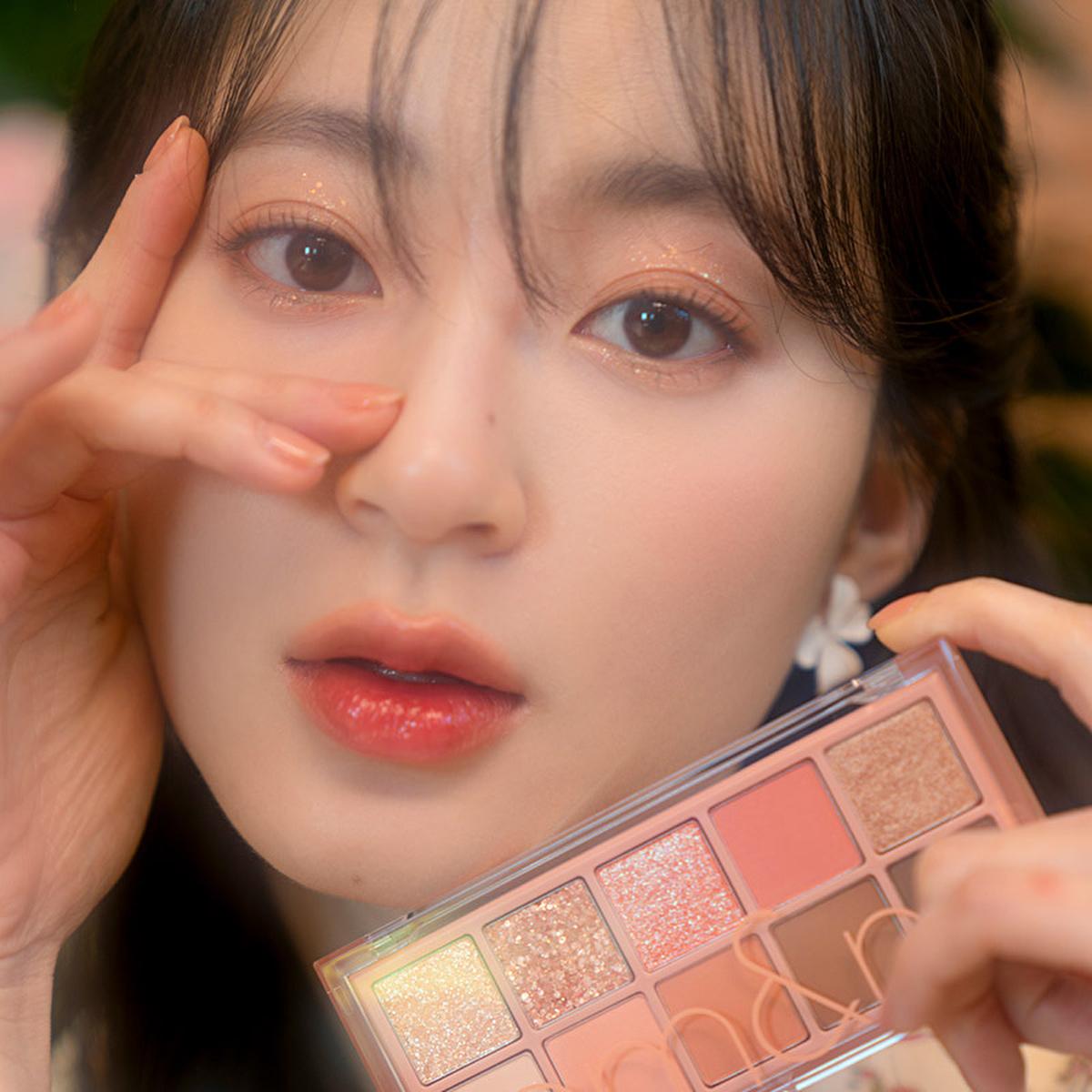 rom&nd Dreamy Lilac Garden Eyeshadow Palette: Create Stunning Eye Looks with Matte & Shimmer Shades, High Pigment Korean Eye Makeup by Beauty Care Bag