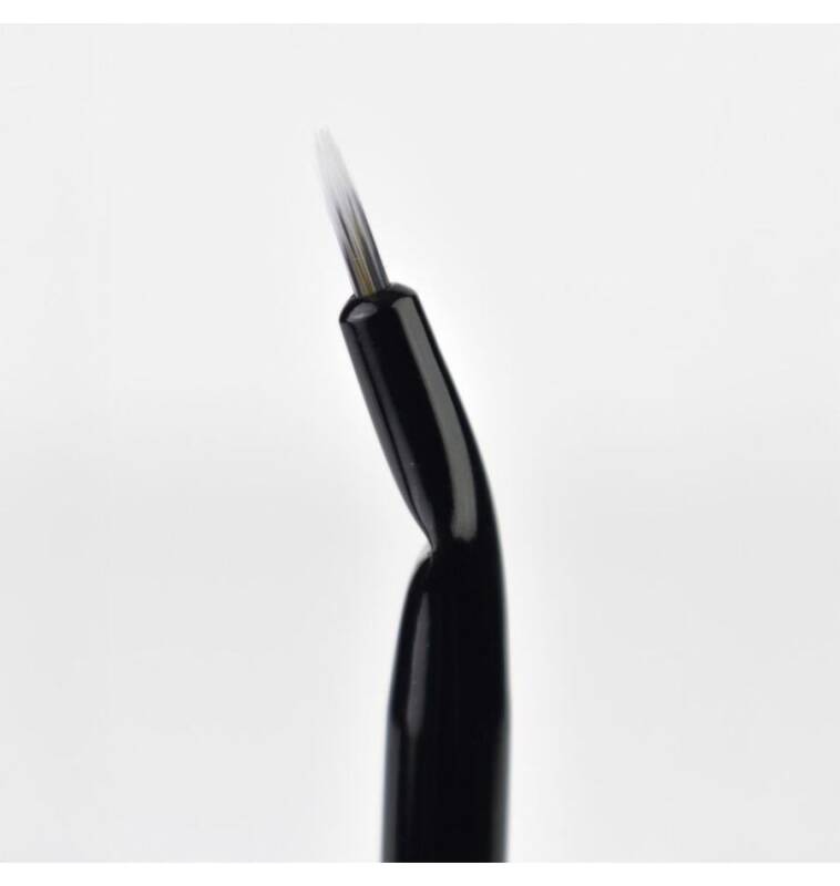 Beter Elite Angled Eyeliner Brush for Precise Lines by Beauty Care Bag