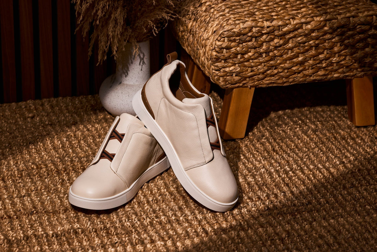 CALTO - J1933 - 2.6 Inches Taller (Off-White) - Slip-On SnoafersCasualTorqelo.com