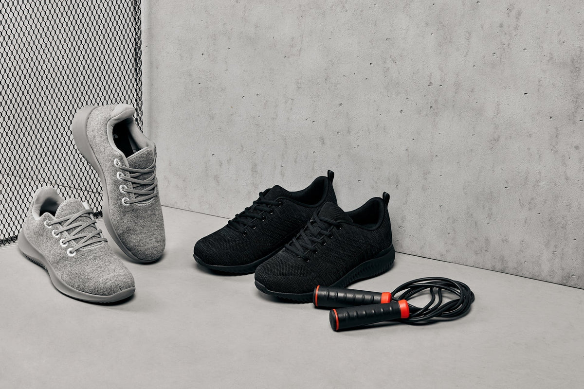CALTO - Q213 - 2.4 Inches Taller (Black/Charcoal Grey) - Ultra LightweightSneakers / AthleticsTorqelo.com