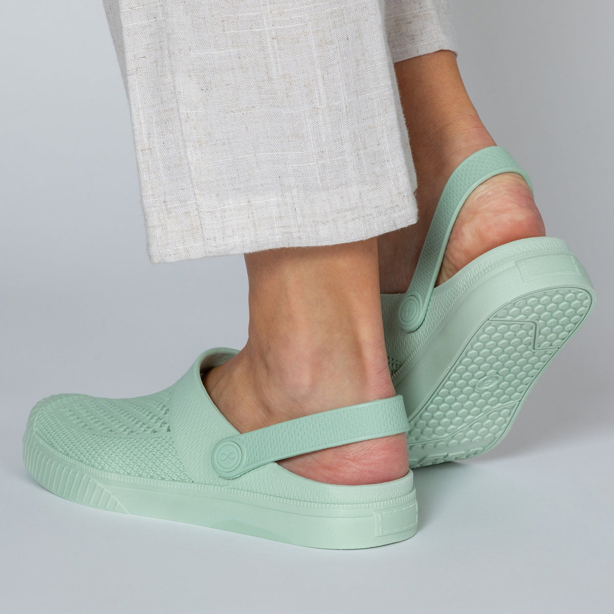Casual Slip-On ClogsClogs & SlidesTorqelo.com