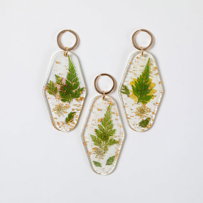 Elegant Real Flowers KeychainCar Decor & Travel AccessoriesTorqelo.com