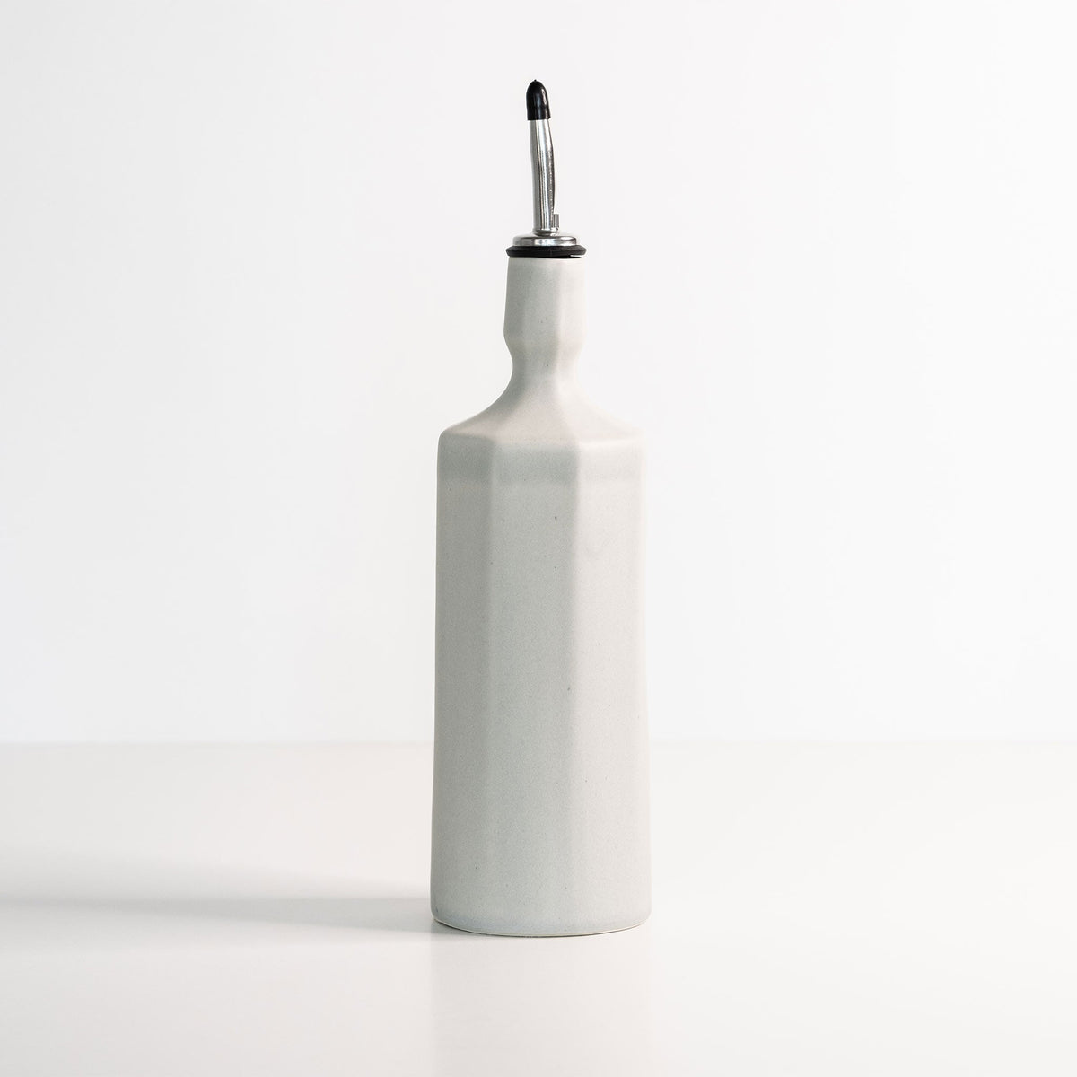 Porcelain olive oil dispenser – view 6