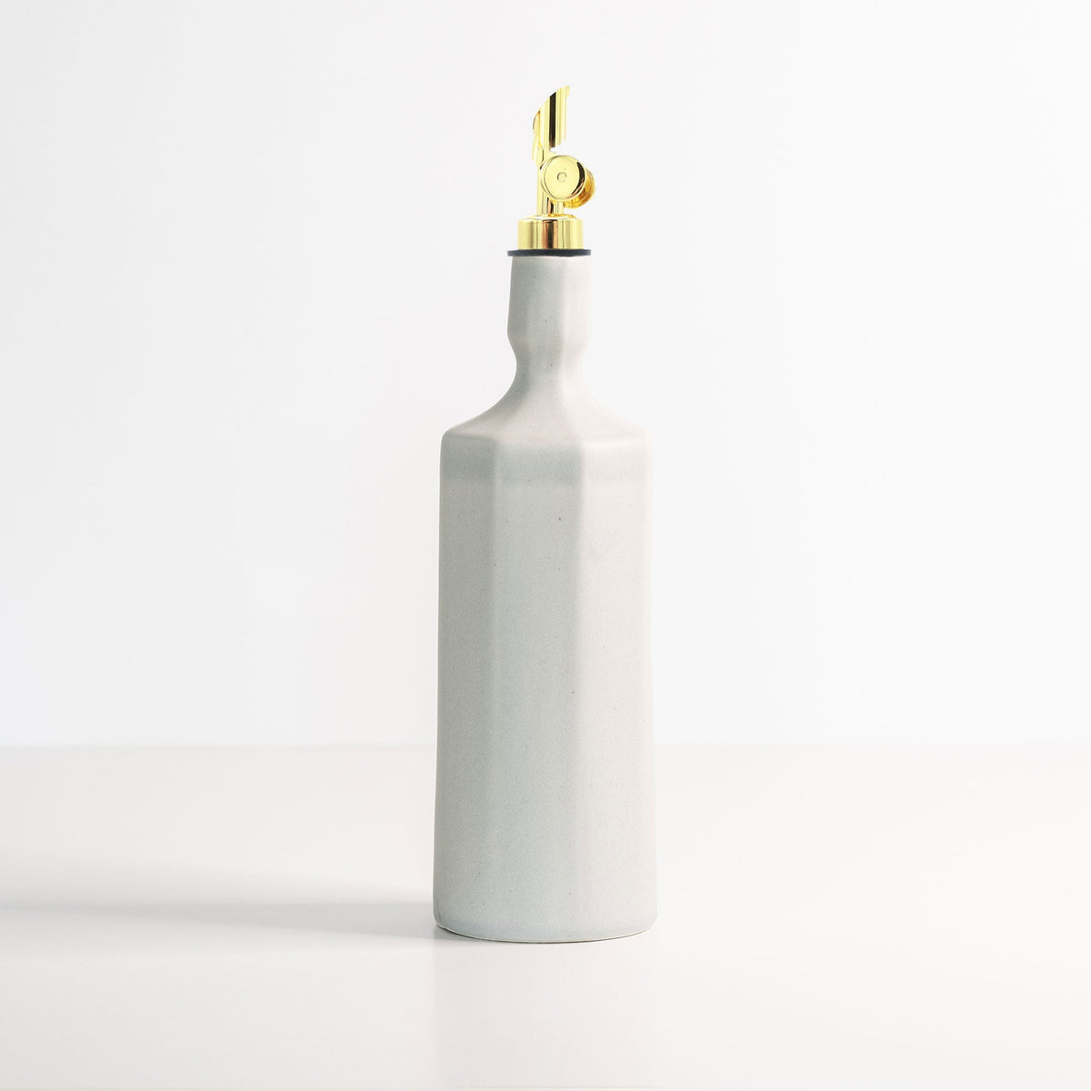 Porcelain olive oil dispenser – view 10