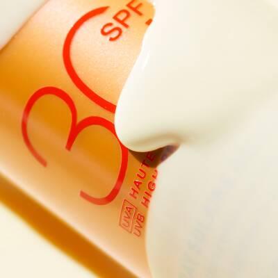 Nuxe Sunscreen Spray SPF30 - Anti-Aging, Moisturizing Sun Protection for Face & Body by Beauty Care Bag