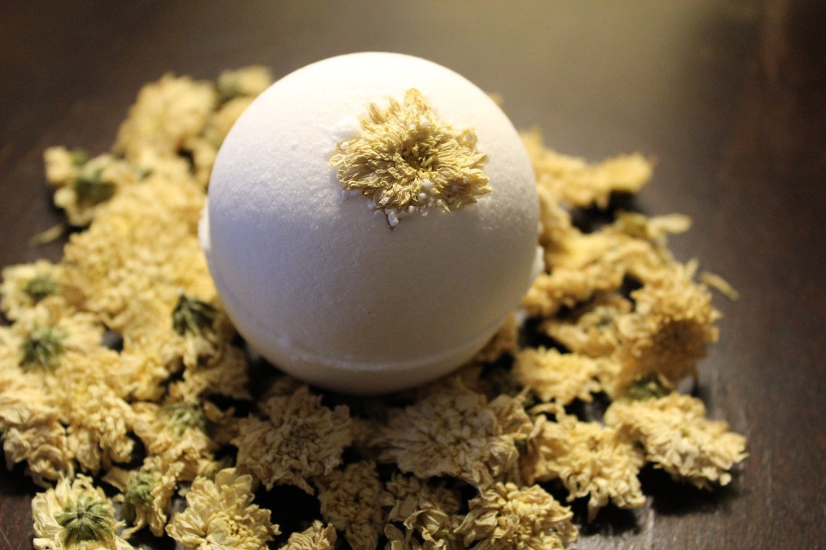 Bath Bomb Sleepy Baby Bomb with Lavender and Chamomile Organic by White Smokey