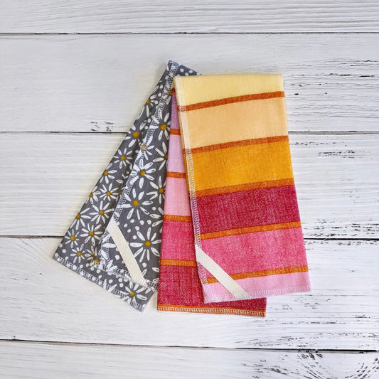 Set of 2 cotton kitchen towels in surprise prints