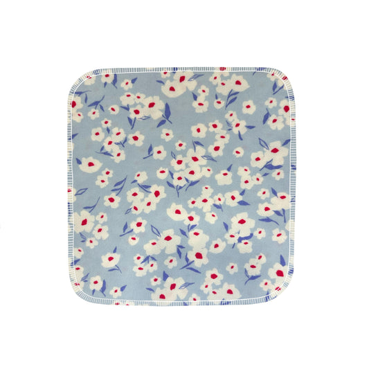 Reusable flannel paper towels in Periwinkle Daisies