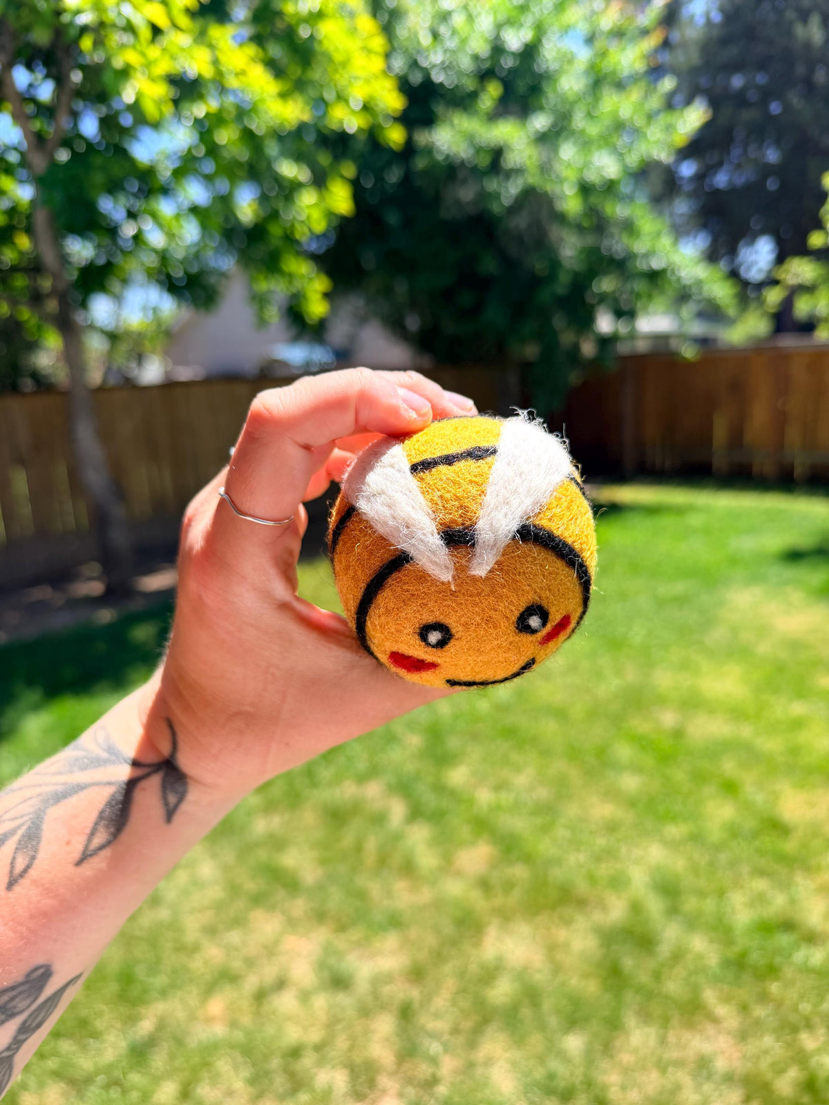 Wool dryer balls, Buzz the Bumble Bee – view 2