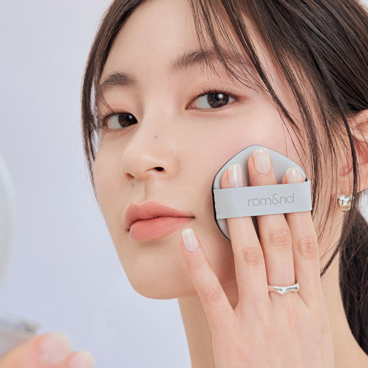 rom&nd Nu Zero Cushion Foundation - Natural Finish, Long-Lasting Cushion Foundation for Flawless Complexion by Beauty Care Bag