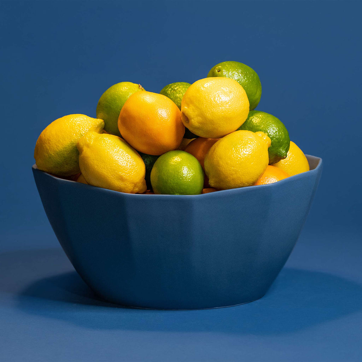 Large porcelain nesting bowl – view 6