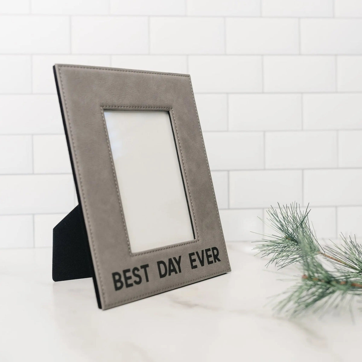 Leather Photo Frame – Elegant Faux Leather Frame For Birthday Gift HerweddingsTorqelo.com