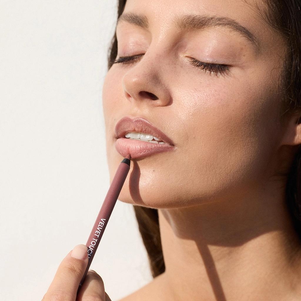 Gosh Velvet Touch Lip Liner in 002 Antique Rose for Defined Lips by Beauty Care Bag