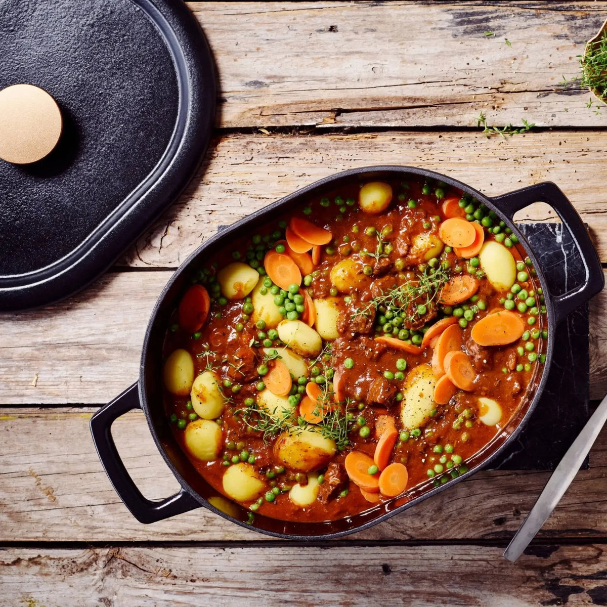Enameled Cast Iron Oval Dutch Oven, 6-Qt by Alva Cookware