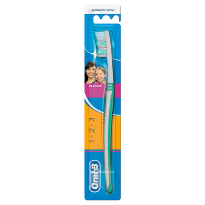 Oral-B 3-Classic Medium 40 Manual Toothbrush by Beauty Care Bag