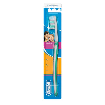 Oral-B 3-Classic Medium 40 Manual Toothbrush by Beauty Care Bag