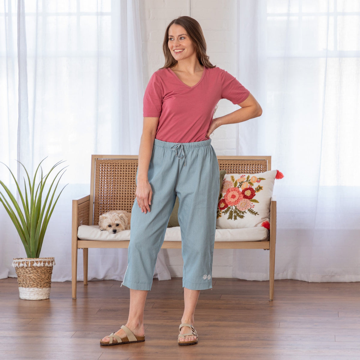 Paw Print Zipper-Hem Denim Capri PantsPants & LeggingsTorqelo.com