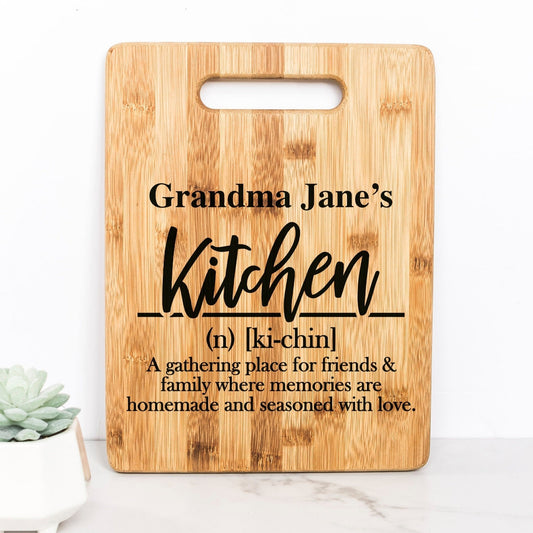 Personalized Bamboo Cutting Board – Custom Name Kitchen Gift for GrandmaTorqelo.com